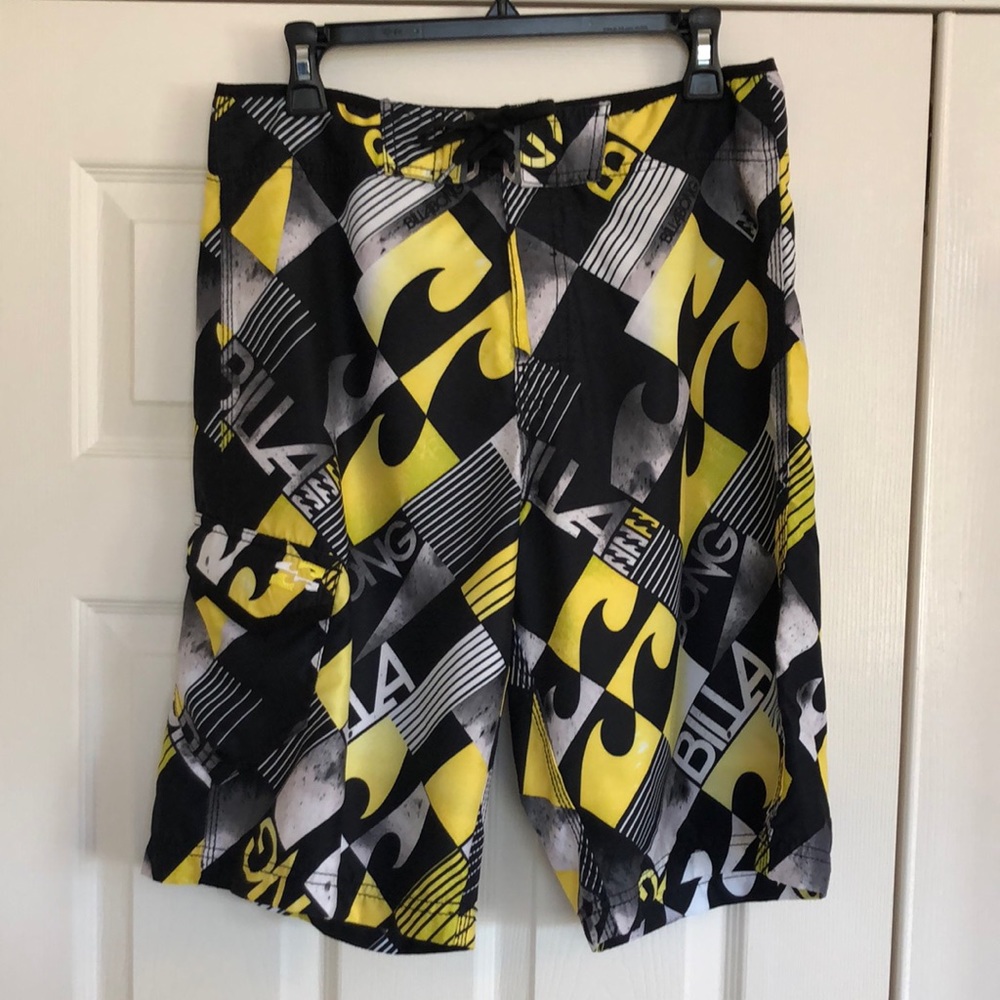 Billabong men’s swim board short.  Men’s Sz 32.
